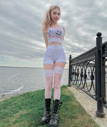 Алина, 18 лет, 1 размер груди